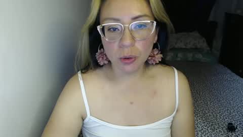 Snapshot of emily_sexy69 chatting on February 22, 2025, 12:27 am Emily online show from February 22, 2025, 12:27 am