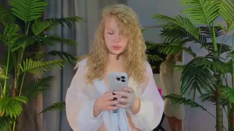 emily shepard online show from November 18, 2025, 2:50 am