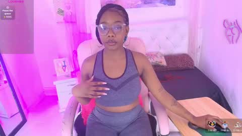 Snapshot of emily_smith21 chatting on April 27, 2026, 12:36 pm emily online show from April 27, 2026, 12:36 pm