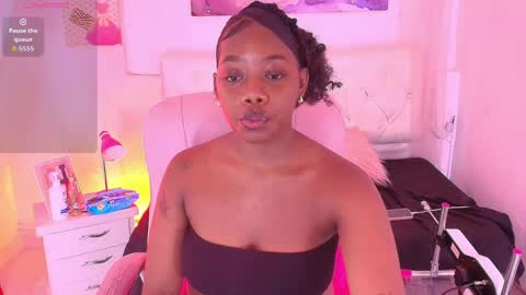 Snapshot of emily_smith21 chatting on May 11, 2026, 12:22 pm emily online show from May 11, 2026, 12:22 pm