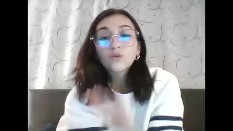 Snapshot of emily_smith29 chatting on December 12, 2024, 11:03 pm emi online show from December 12, 2024, 11:03 pm