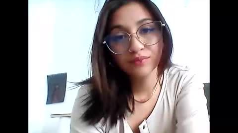 Snapshot of emily_smith29 chatting on December 16, 2024, 7:00 pm emi online show from December 16, 2024, 7:00 pm