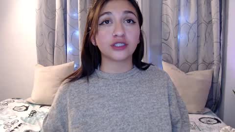 Snapshot of emily_smith29 chatting on December 23, 2024, 3:29 am emi online show from December 23, 2024, 3:29 am