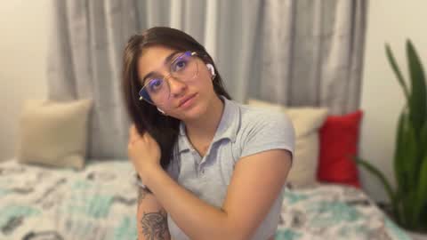 Snapshot of emily_smith29 chatting on January 19, 2025, 3:18 am emi online show from January 19, 2025, 3:18 am