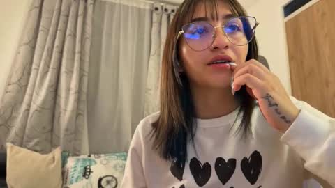 Snapshot of emily_smith29 chatting on February 18, 2025, 4:48 am emi online show from February 18, 2025, 4:48 am