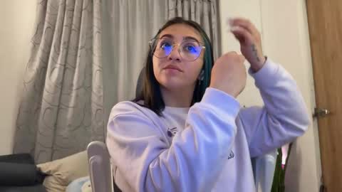 Snapshot of emily_smith29 chatting on February 24, 2025, 1:02 am emi online show from February 24, 2025, 1:02 am