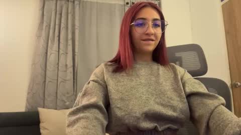 Snapshot of emily_smith29 chatting on March 6, 2025, 12:10 am emi online show from March 6, 2025, 12:10 am
