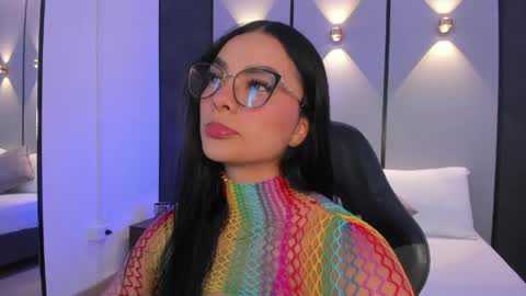 emily_tolson online show from May 4, 2026, 7:43 pm