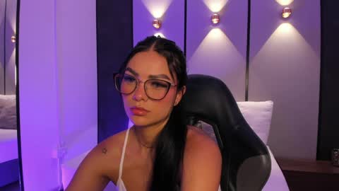 Snapshot of emily_tolson chatting on May 27, 2026, 7:55 pm emily_tolson online show from May 27, 2026, 7:55 pm