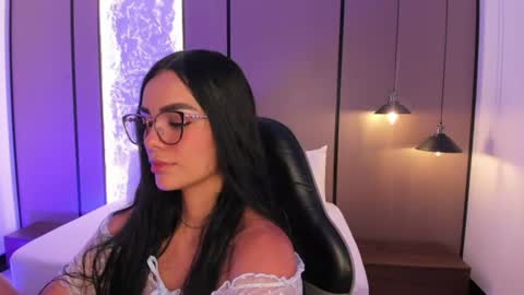 Snapshot of emily_tolson chatting on June 12, 2026, 9:25 pm emily_tolson online show from June 12, 2026, 9:25 pm