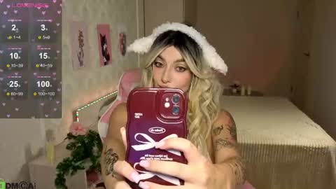 Snapshot of emily_tyler19 chatting on June 20, 2026, 8:06 am Emily online show from June 20, 2026, 8:06 am