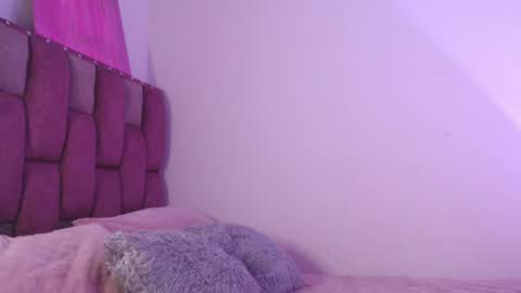 emily_w2 online show from May 21, 2026, 4:08 am