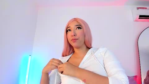 emily_walker4 online show from June 13, 2026, 1:36 am