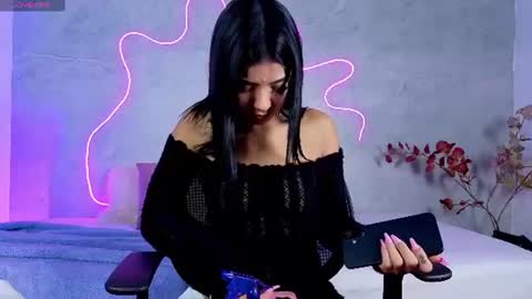 Snapshot of emily_white11 chatting on June 22, 2026, 8:39 pm Emily online show from June 22, 2026, 8:39 pm