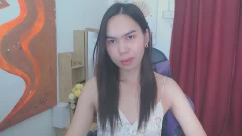 emily_xo143 online show from May 25, 2026, 11:05 am