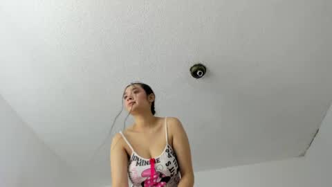 Emilyyy online show from April 26, 2026, 2:04 pm