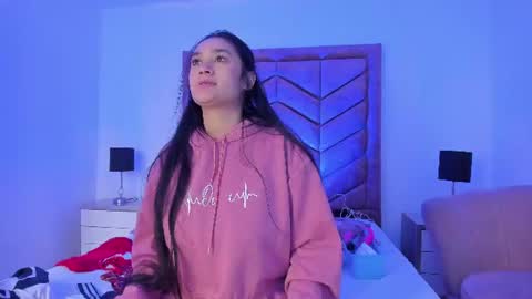 Snapshot of emilyandmarco_ chatting on June 19, 2026, 2:10 pm Emilyyy online show from June 19, 2026, 2:10 pm