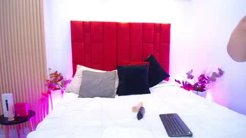 EMILY  online show from April 22, 2026, 8:43 pm