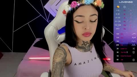 Snapshot of emilydaft chatting on December 7, 2024, 9:22 pm fari online show from December 7, 2024, 9:22 pm