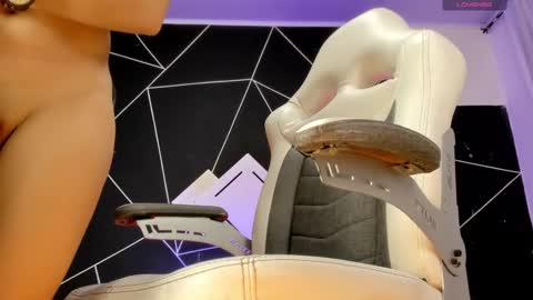 Snapshot of emilydaft chatting on March 8, 2025, 8:46 pm fari online show from March 8, 2025, 8:46 pm