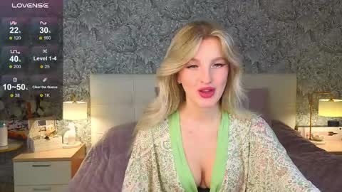 emilydancee online show from April 8, 2026, 4:23 am