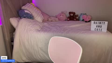 Snapshot of emilyfawn chatting on September 17, 2025, 3:30 am emilyfawn online show from September 17, 2025, 3:30 am