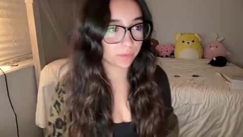 Snapshot of emilyfawn chatting on September 23, 2025, 4:04 am emilyfawn online show from September 23, 2025, 4:04 am