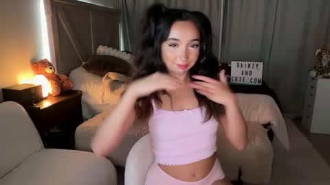 Snapshot of emilyfawn chatting on May 25, 2026, 4:07 am emilyfawn online show from May 25, 2026, 4:07 am