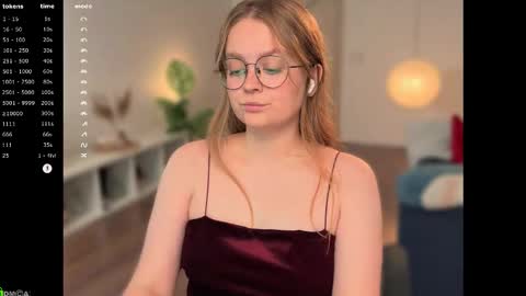 Emily  online show from November 16, 2025, 12:33 pm