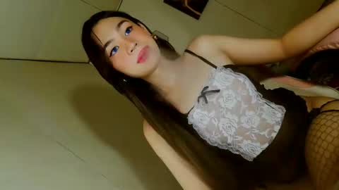 Snapshot of emilyfuckers chatting on October 24, 2025, 11:06 am ariane online show from October 24, 2025, 11:06 am