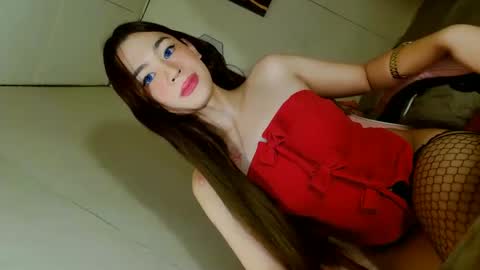 Snapshot of emilyfuckers chatting on November 1, 2025, 9:44 am ariane online show from November 1, 2025, 9:44 am