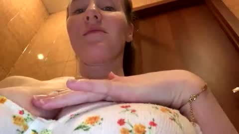 emilygibbes online show from May 6, 2026, 3:24 am