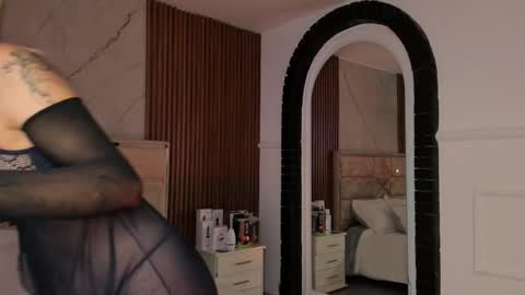 Snapshot of emilyhendrix_ chatting on February 14, 2025, 8:21 am Emily Hendrix online show from February 14, 2025, 8:21 am