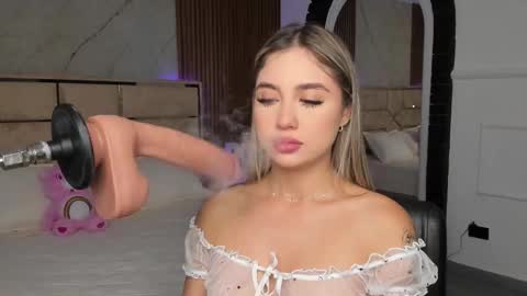 Snapshot of emilyhendrix_ chatting on March 3, 2025, 7:39 pm Emily Hendrix online show from March 3, 2025, 7:39 pm