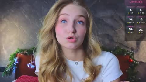 Snapshot of emilyhewell chatting on January 24, 2025, 11:15 am Emi online show from January 24, 2025, 11:15 am