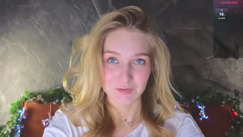 Snapshot of emilyhewell chatting on January 24, 2025, 5:21 pm Emi online show from January 24, 2025, 5:21 pm