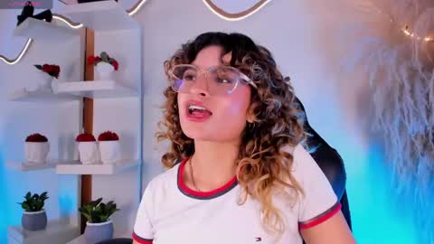 Snapshot of emilyjonesss_ chatting on May 31, 2026, 4:09 am Emilyjonnes online show from May 31, 2026, 4:09 am