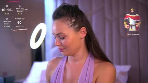 Snapshot of emilyjuarez chatting on September 17, 2025, 11:45 am Emily online show from September 17, 2025, 11:45 am