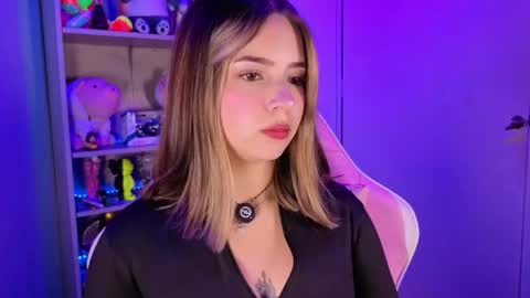 VALEEEN online show from May 9, 2026, 3:28 pm