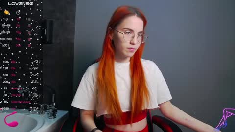 Snapshot of emilykents chatting on December 4, 2024, 1:25 am EmilyKents online show from December 4, 2024, 1:25 am