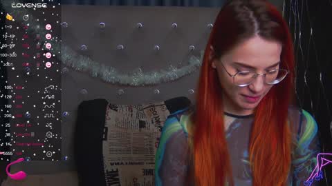 Snapshot of emilykents chatting on December 30, 2024, 1:37 am EmilyKents online show from December 30, 2024, 1:37 am
