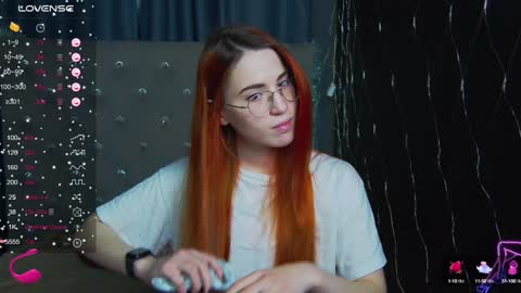 Snapshot of emilykents chatting on January 15, 2025, 2:06 am EmilyKents online show from January 15, 2025, 2:06 am