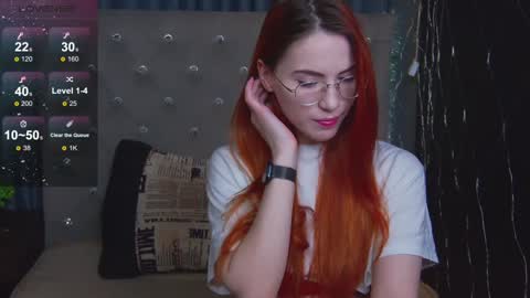 Snapshot of emilykents chatting on January 19, 2025, 1:43 am EmilyKents online show from January 19, 2025, 1:43 am