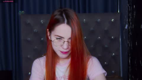 Snapshot of emilykents chatting on February 9, 2025, 1:33 am EmilyKents online show from February 9, 2025, 1:33 am