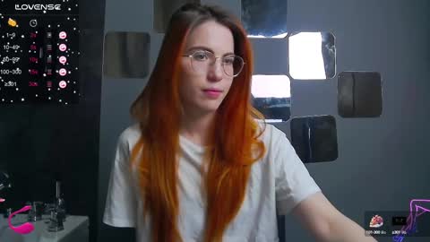 Snapshot of emilykents chatting on February 13, 2025, 4:43 am EmilyKents online show from February 13, 2025, 4:43 am