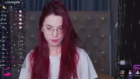 Snapshot of emilykents chatting on February 18, 2025, 1:32 am EmilyKents online show from February 18, 2025, 1:32 am