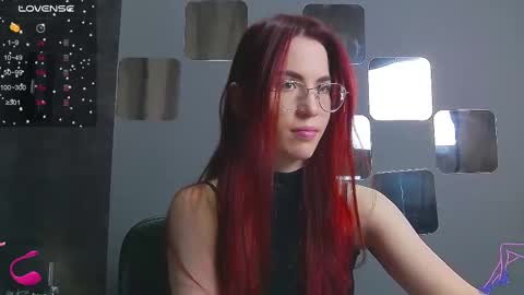 Snapshot of emilykents chatting on February 21, 2025, 1:33 am EmilyKents online show from February 21, 2025, 1:33 am