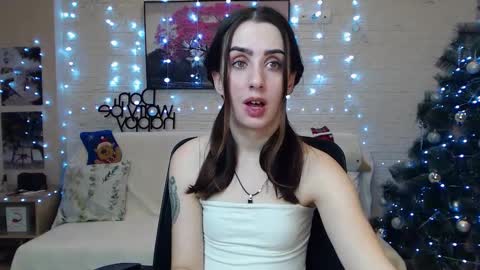 Emyli online show from December 12, 2024, 9:15 pm