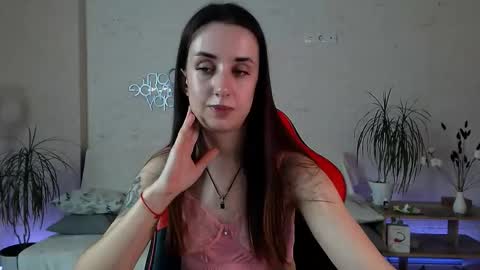 Snapshot of emilylayer chatting on October 8, 2025, 4:59 pm Emyli online show from October 8, 2025, 4:59 pm