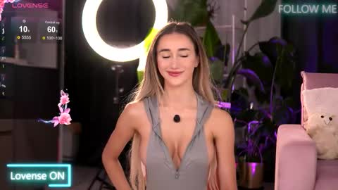 Emily online show from September 23, 2025, 2:25 am